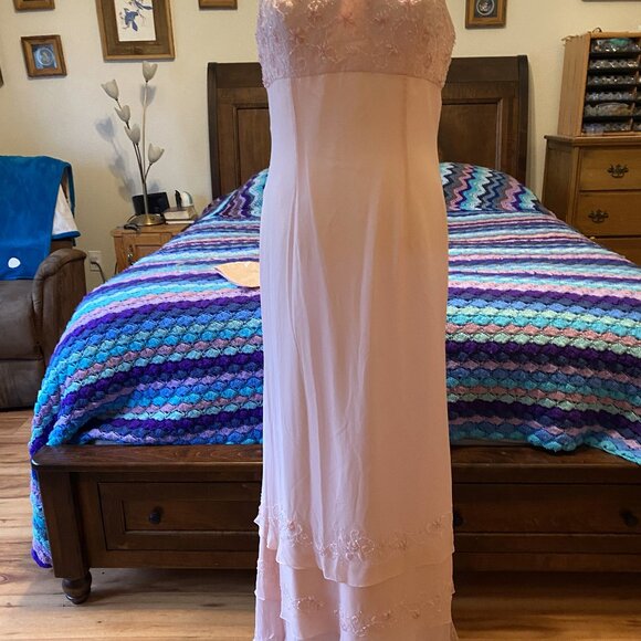 #35-36) Evening Gown: Carnation Breeze - Picture 7 of 9